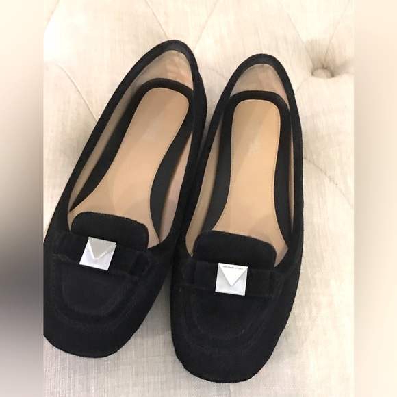 Michael Kors Driving Flat 7M Black Suede Silvertone Logo Buckle New without Tags - Picture 3 of 13